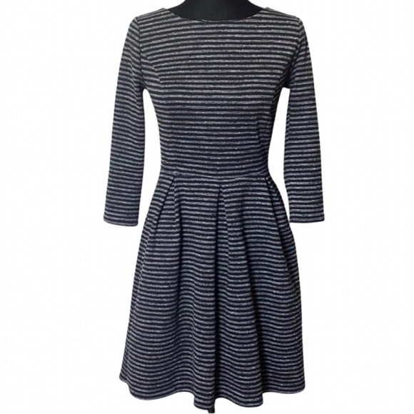 MERONA A LINE BLACK & GRAY STRIPED PLEATED DRESS - Picture 1 of 10